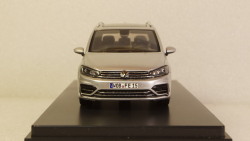 Volkswagen Touran R-Line, Spark 1:43