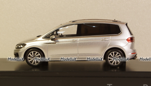 Volkswagen Touran R-Line, Spark 1:43