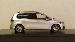 Volkswagen Touran R-Line, Spark 1:43