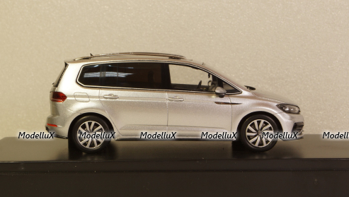 Volkswagen Touran R-Line, Spark 1:43
