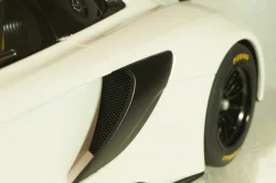 McLaren 650S GT3 2017 white/black, 81640, AutoArt 1:18