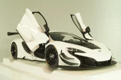 McLaren 650S GT3 2017 white/black, 81640, AutoArt 1:18