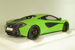 McLaren 570S Coupe 2016 lightgreen, 76042, AutoArt 1:18