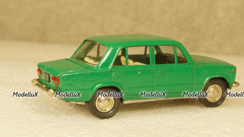 Volkswagen Passat B5, Schuco 1:43