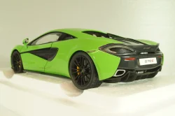 McLaren 570S Coupe 2016 lightgreen, 76042, AutoArt 1:18