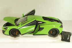 McLaren 570S Coupe 2016 lightgreen, 76042, AutoArt 1:18
