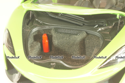 McLaren 570S Coupe 2016 lightgreen, 76042, AutoArt 1:18