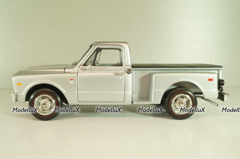 Chevrolet C10 Stepside (pickup) 1968, silver, AW324, Autoworld 1:18