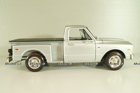 Chevrolet C10 Stepside (pickup) 1968, silver, AW324, Autoworld 1:18