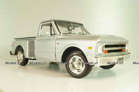 Chevrolet C10 Stepside (pickup) 1968, silver, AW324, Autoworld 1:18