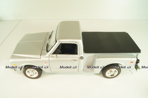 Chevrolet C10 Stepside (pickup) 1968, silver, AW324, Autoworld 1:18
