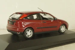 Ford Focus  Fastback (MK1) 3-doors 1998, red, Minichamps 1:43