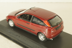 Ford Focus  Fastback (MK1) 3-doors 1998, red, Minichamps 1:43