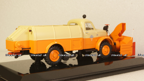 Газ-63 КДМ-2 универсальная уборочная машина, TruckTyr 1:43