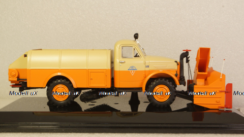 Газ-63 КДМ-2 универсальная уборочная машина, TruckTyr 1:43