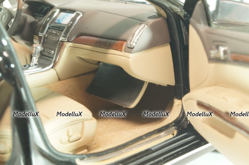 Cadillac SLS Seville 2006, CSLS001, Dealer Edition 1:18