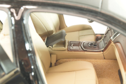 Cadillac SLS Seville 2006, CSLS001, Dealer Edition 1:18