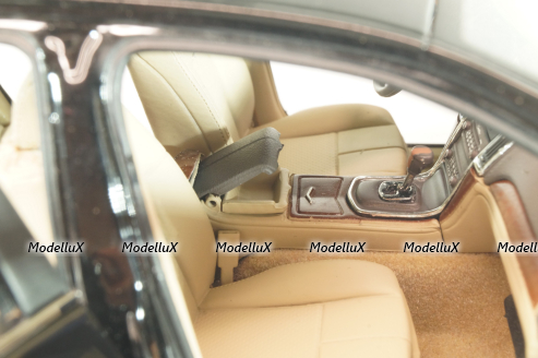 Cadillac SLS Seville 2006, CSLS001, Dealer Edition 1:18