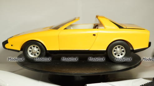 Alfa Romeo Alfetta Spider, 1:12