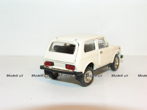 Land Rover Discovery Series I 5 Door 'Camel Trophy' Kalimantan 1996, Almost Real 1:43