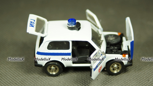 International  Lonestar  2010 blue, TR118, IXO 1:43