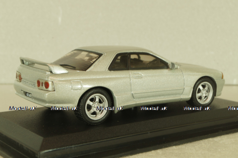 Nissan Skyline GT-R (R33), silver, DelPrado 1:43