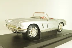 Chevrolet Corvette (C1) Convertible 1962, silver, 36833, ERTL 1:18 Уценка!