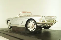 Chevrolet Corvette (C1) Convertible 1962, silver, 36833, ERTL 1:18 Уценка!