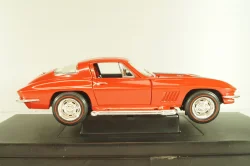Chevrolet Corvette (C2) Sting Ray 1967, red, 32275, ERTL 1:18 Уценка!