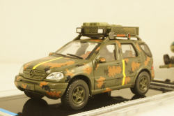 Mercedes ML320 W163 1998 with powerboat Ukraine Territorial Defense Forces (Mykolaiv 2022), TruckTyr 1:43