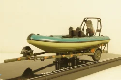 Mercedes ML320 W163 1998 with powerboat Ukraine Territorial Defense Forces (Mykolaiv 2022), TruckTyr 1:43