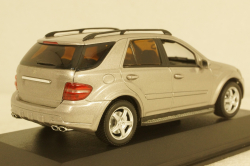 Mercedes ML63 AMG W164 2006, 400034570, silver Minichamps 1:43