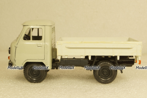 Уаз-3303, белый, Русская миниатюра 1:43