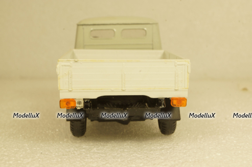 Уаз-3303, белый, Русская миниатюра 1:43
