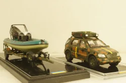 Mercedes ML320 W163 1998 with powerboat Ukraine Territorial Defense Forces (Mykolaiv 2022), TruckTyr 1:43