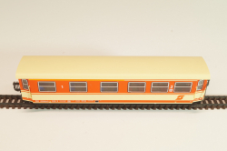 Вагон пассажирский, 1-2-й класс тип AB4ipho/s (# 2100) 2-х осный, ÖBB, Epoche IV (1965 - 1990), оранжевый/бежевый, 34000, Roco 1:87 H0