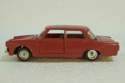 Alfa Romeo 2600, A4, желтая Ремейк 1:43