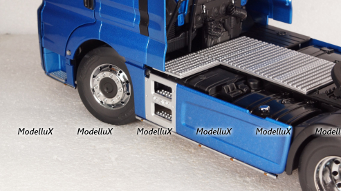 MAN TGX XXL 2018 metallic-blue, PCL30200, Premium Classixxs 1:18