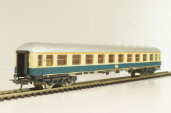 Вагон пассажирский 1 класс (number 61 80 88-80 107-0), 4-х осный DB, Epoche IV (1965 - 1990), бежевый/зеленый, 309174, Lima 1:87 (HO) №1