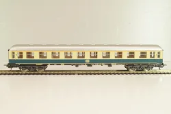 Вагон пассажирский 1 класс (number 61 80 88-80 107-0), 4-х осный DB, Epoche IV (1965 - 1990), бежевый/зеленый, 309174, Lima 1:87 (HO) №1