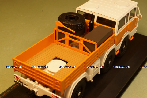 Tatra 813 6x6 Truck 3-assi 1968, TRU039.22, IXO 1:43