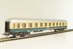 Вагон пассажирский 1 класс (number 61 80 88-80 107-0), 4-х осный DB, Epoche IV (1965 - 1990), бежевый/зеленый, 309174, Lima 1:87 (HO) №2
