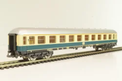 Вагон пассажирский 1 класс (number 61 80 88-80 107-0), 4-х осный DB, Epoche IV (1965 - 1990), бежевый/зеленый, 309174, Lima 1:87 (HO) №2