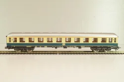 Вагон пассажирский 1 класс (number 61 80 88-80 107-0), 4-х осный DB, Epoche IV (1965 - 1990), бежевый/зеленый, 309174, Lima 1:87 (HO) №2