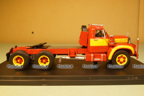 Mack B61 Tractor Truck 3-assi 1953, TR131.22, IXO 1:43