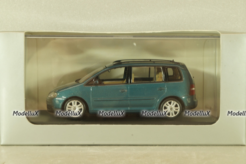 Volkswagen Touran 2003, light green, Minichamps 1:43