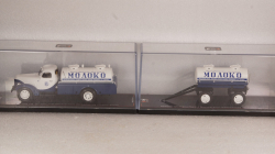 Зис-150 Автоцистерна АЦ-28 с прицепом-цистерной ПЦ-2,2 "Главмолоко", TruckTyr 1:43