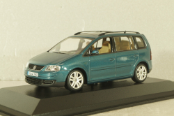 Volkswagen Touran 2003, light green, Minichamps 1:43
