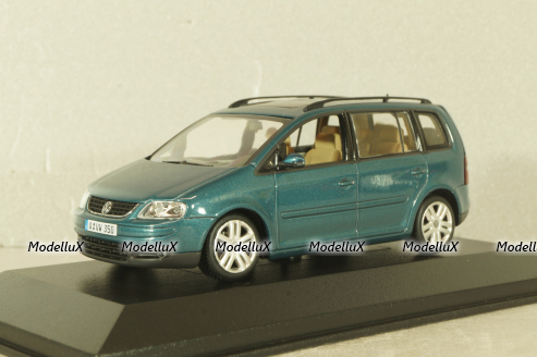 Volkswagen Touran 2003, light green, Minichamps 1:43