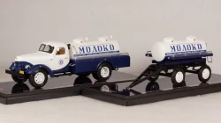 Зис-150 Автоцистерна АЦ-28 с прицепом-цистерной ПЦ-2,2 "Главмолоко", TruckTyr 1:43